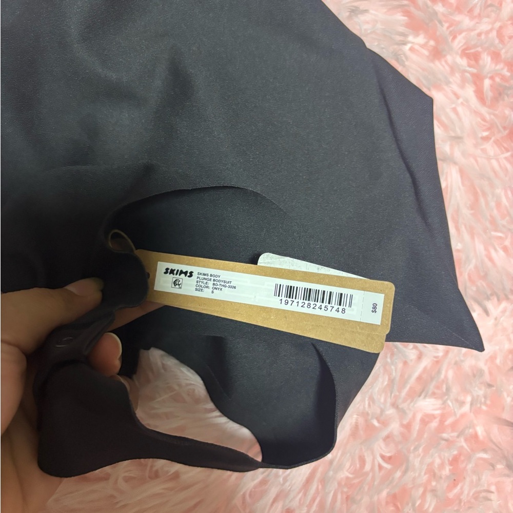 Skims body unlined Plunge bodysuit NWT - Picture 8 of 9